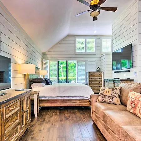 Elegant Sapphire Valley Studio With Resort Amenities